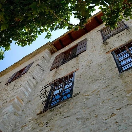 Alatinos بيت ضيافة